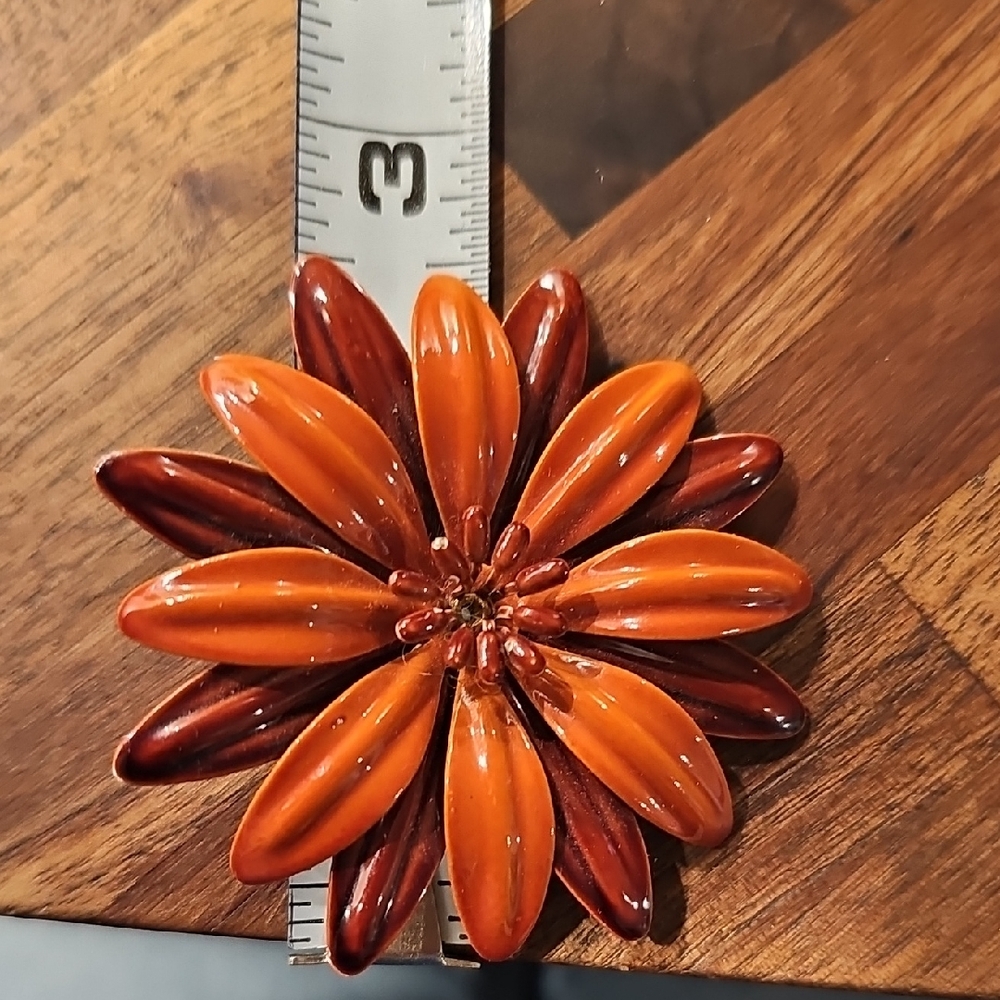 VINTAGe Daisy Flower Brooch Pin 60s Orange Brown Jewelry Enamel Metal